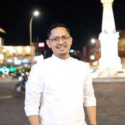 Taufan Kurniawan - CEO
